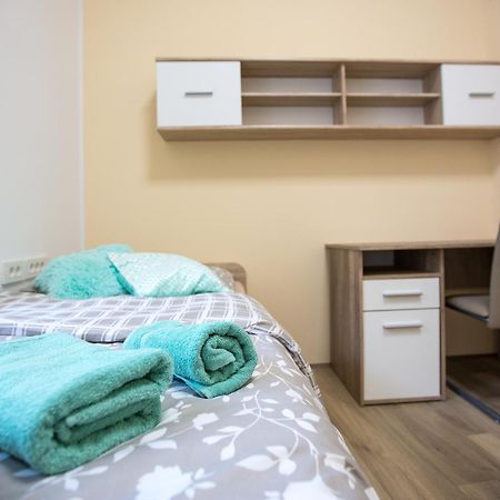 Minidorm Rooms In Heart Of City Center Марібор Екстер'єр фото