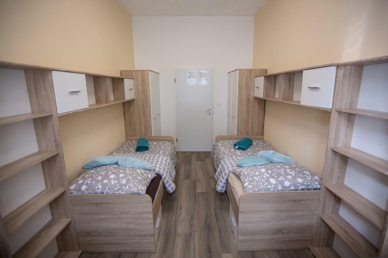 Minidorm Rooms In Heart Of City Center Марібор Екстер'єр фото