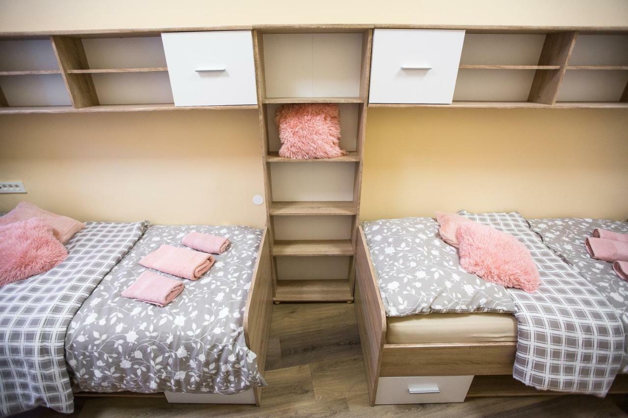Minidorm Rooms In Heart Of City Center Марібор Екстер'єр фото