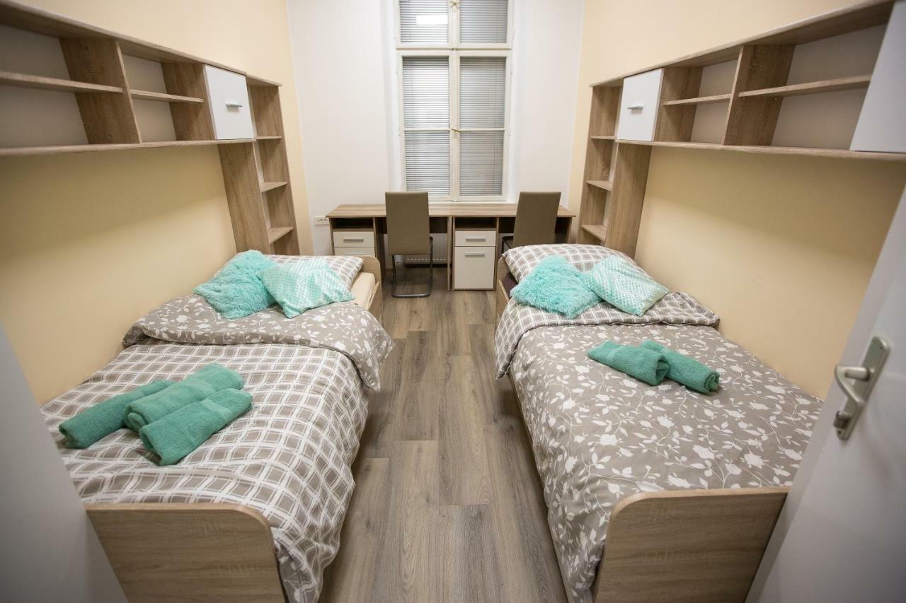 Minidorm Rooms In Heart Of City Center Марібор Екстер'єр фото