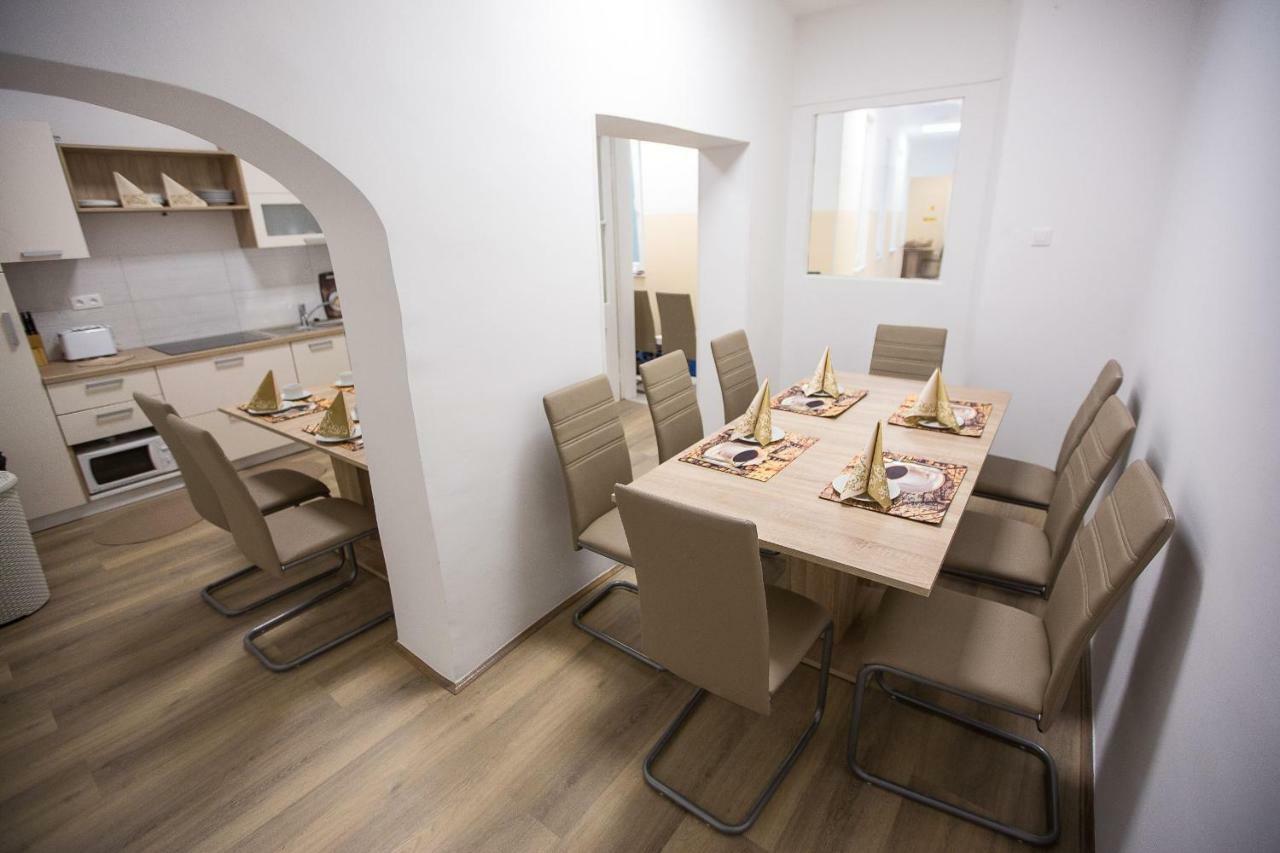 Minidorm Rooms In Heart Of City Center Марібор Екстер'єр фото